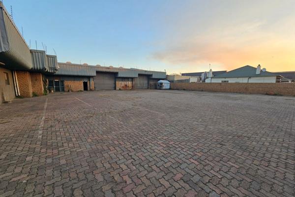 This well-positioned 1,000m2 freestanding factory, set on a generous 2,000m2 stand, is ...