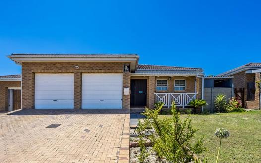 3 Bedroom House for sale in Brackenfell South