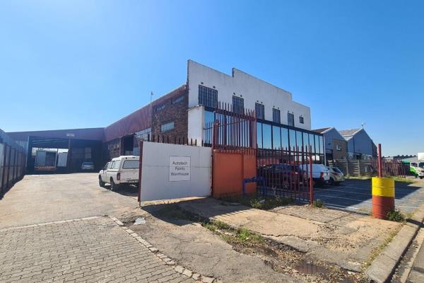 Positioned in the sought-after Apex industrial area, this expansive 2,500m2 factory is ...