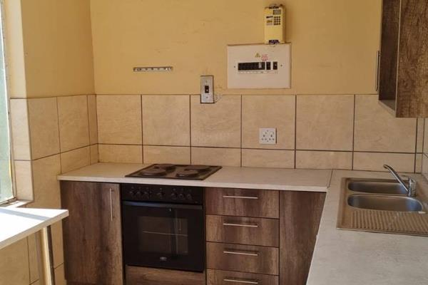 Hurry, don&#39;t miss out.  Starting out, well here is a beautifully suited apartment just for you. Close to town, hospitals and ...