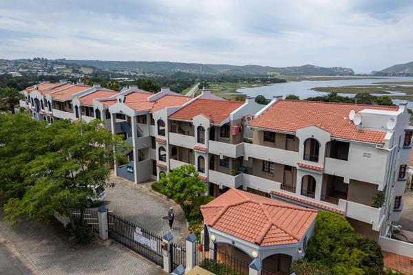 This 68m2 top-floor apartment in Old Place, Knysna, is secure and fully furnished. It ...