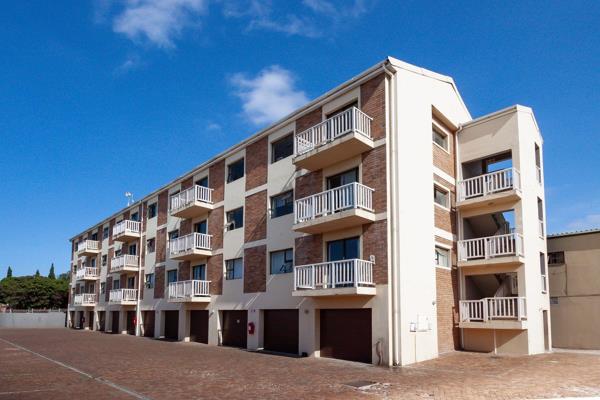 Located in the sought-after Lionviham area of Somerset West, this beautifully presented 2-bedroom, 2-bathroom apartment offers a ...