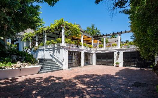 4 Bedroom House to rent in Fresnaye