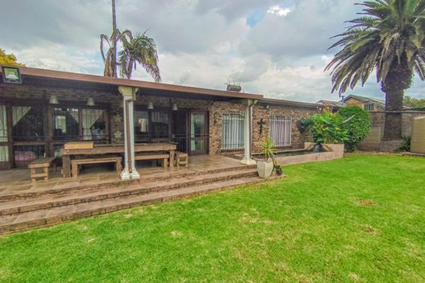 Welcome to this exceptional property nestled in the heart of Eldoraigne, offering the ...