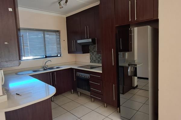 Modern 2-Bedroom, 2-Bathroom Unit with Premium Amenities in Acacia Estate, Greenstone ...