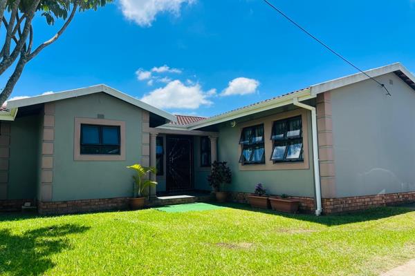 Simply the best, look no further, this beautiful super clean &amp; tidy 4 bedroom family home is up for grabs.  Just move in &amp; ...