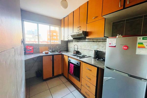 Rawson Berea presents this 3 bedroom apartment for sale in Durban central. 

Step into this beautifully designed 3-bedroom apartment ...