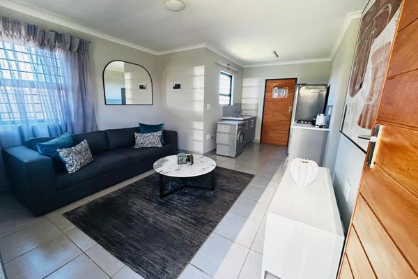 Freestanding house in protea glen

Charming 3 Bedroom House in Protea ...