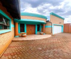 House for sale in Lenasia Ext 10