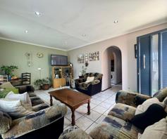 House for sale in Strandfontein Village