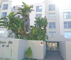 Apartment / Flat for sale in Bloubergstrand