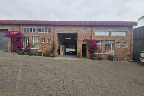 This fully tenanted industrial business park in Wynberg, Sandton, offers an exceptional ...