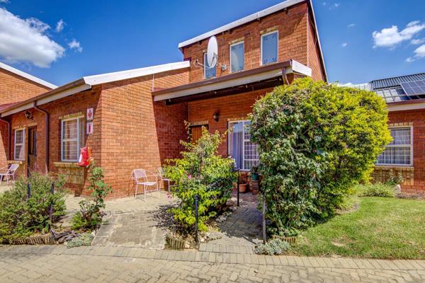 Stunning face brick townhouse in secure complex, close to Afrikaans primary school and ...