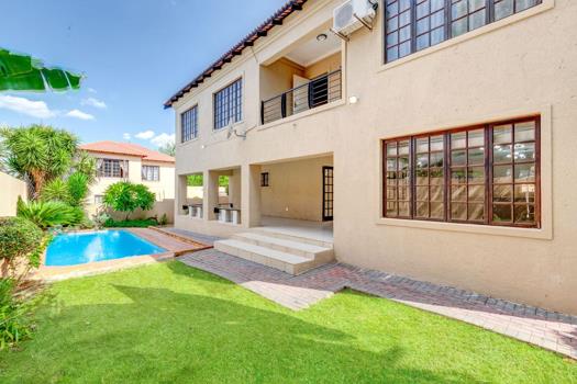 5 Bedroom House for sale in Lonehill