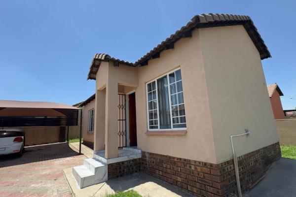 This charming home for rental offers 3 spacious bedrooms, 1 full bathroom and an open-plan kitchen and lounge area. There is a jojo ...