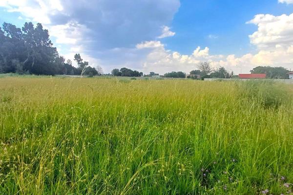 Discover an exceptional opportunity with this vacant land for sale in Kookrus, situated in an upmarket residential area just 50 meters ...