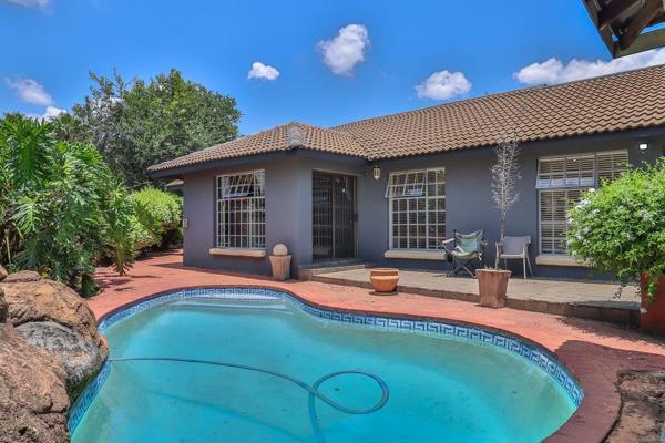 Spacious 4 bedroom house with ample entertainment and living areas for sale in Garsfontein

Bedrooms:
Five spacious bedrooms, two ...