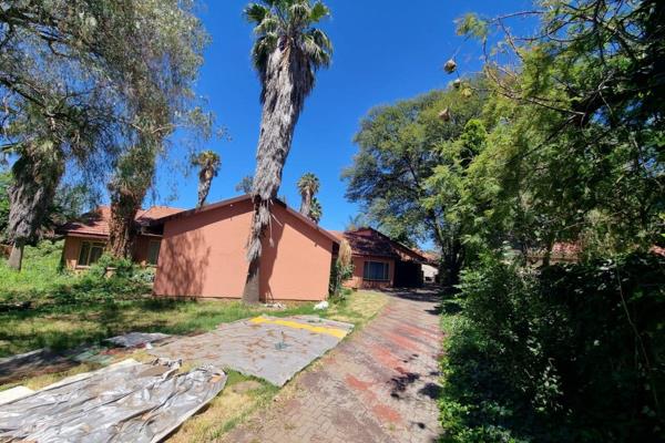 Beautiful family home in quiet street
Property still occupied
Offers from R1 200 000