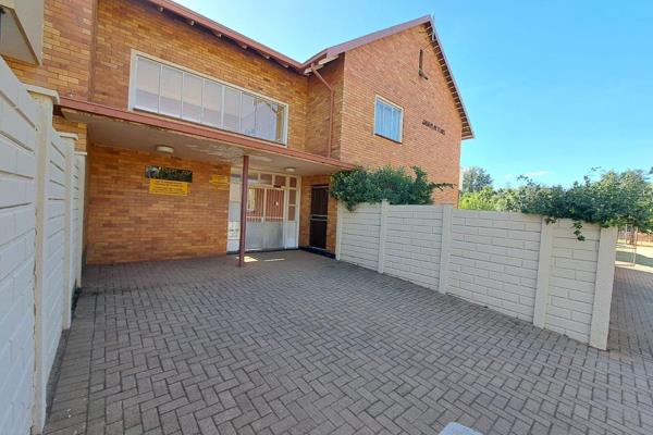 This cozy 2-bedroom flat for sale in Stilfontein offers comfortable living. 
The property features two spacious bedrooms, a kitchen, a ...