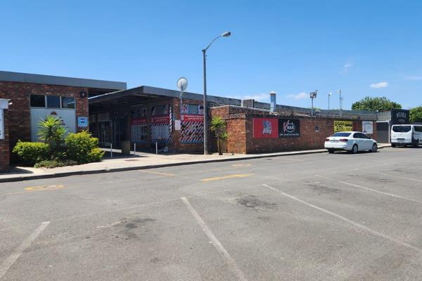 Located on Handel Road, Arauna, this retail center offers a variety of ground-floor ...