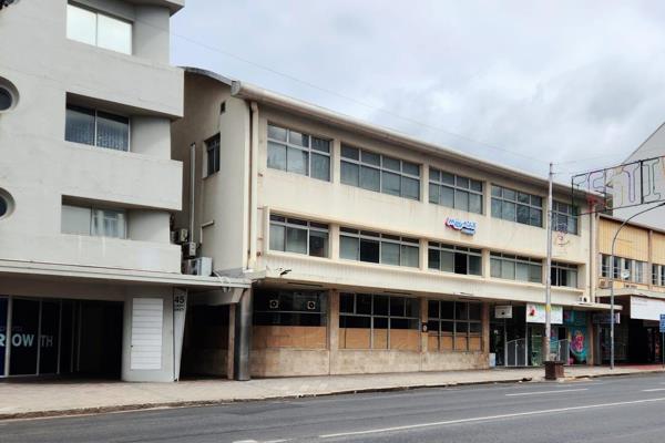 This commercial office unit on Lady Grey Road in Central Paarl offers a prime location ...