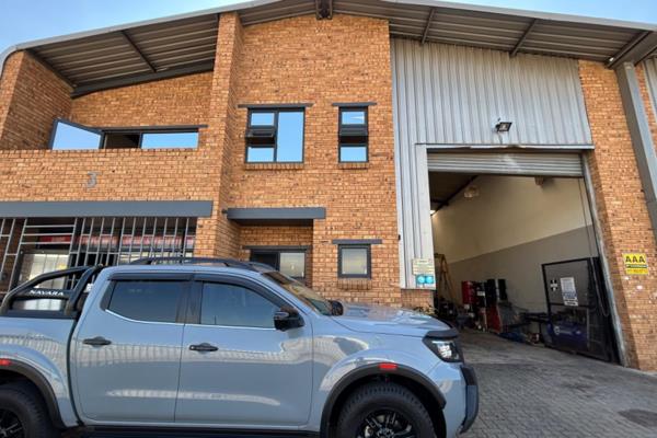 342m&#178; Warehouse with Mezzanine and Balcony For Rent in Turf Industrial Park ...