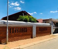 House for sale in Pimville Zone 6