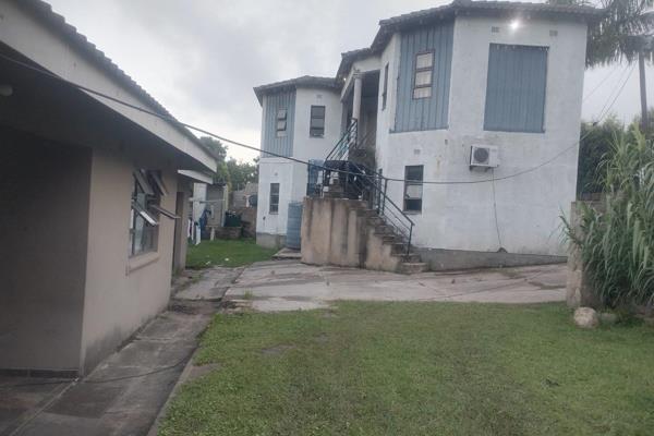 This is a double story flatlets for sale in the area of Esikhawini.

This property has ...