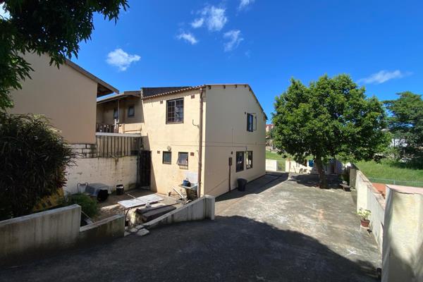 Invest in a rare opportunity to own a 3 bedroom corner property, strategically located on a main road in a prime area. This property ...