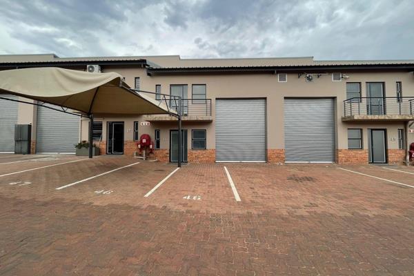 This 147m2 industrial unit available in Barbeque Downs is a practical and versatile ...