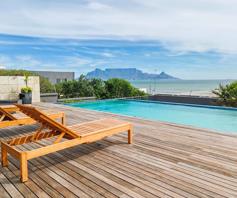 Apartment / Flat for sale in Bloubergstrand