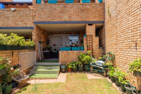 2 bedroom duplex mes leading onto a balcony overlooking a pet friendly private garden ...