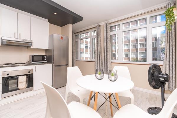 Nestled in the vibrant Senator Park, this modern one-bedroom, one-bathroom apartment offers the perfect investment opportunity for ...