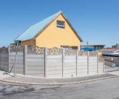 House for sale in Strandfontein