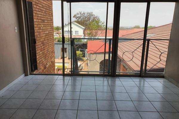 3 bedrooms house, 1 bathroom is available for rent in the primrose area for immediate occupation in a shared property, this house is ...