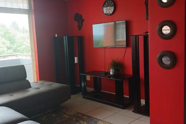 Beautiful 2 bedroom flat available for rental in a safe, maintained complex.  It has a ...