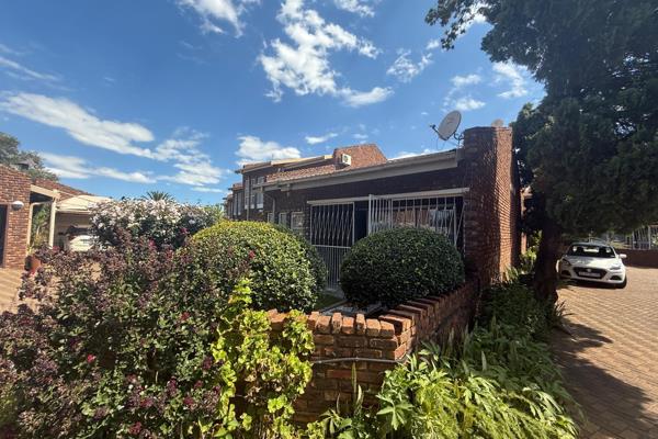 Neatly maintained 2 bedroom townhouse nestled away in the serene side of Vanderbijlpark, Flora Gardens. Ideal family home, perfect for ...