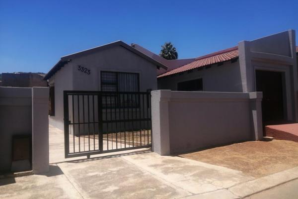 Welcome to this delightful 2-bedroom house located in the heart of Naturena, a peaceful ...