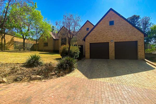 Introducing a remarkable property located on Muller Street North,Buccleuch, Sandton. This expansive property offers a stand size of ...