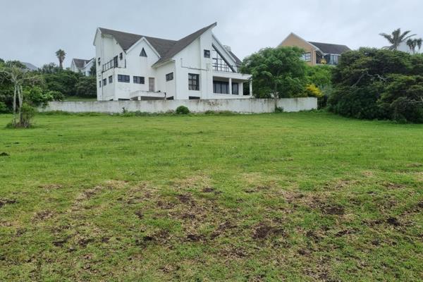 PLOT FOR SALE 
COVE ROCK COUNTRY ESTATE  EAST LONDON
(Off the R72 to Port Alfred)

 Property Highlights:

Plot Size: 723sqm (Includes ...