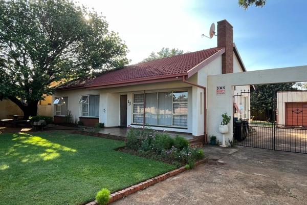 This beautifully maintained 3-bedroom house is now available for sale in a peaceful and secure suburb, offering a safe environment ...