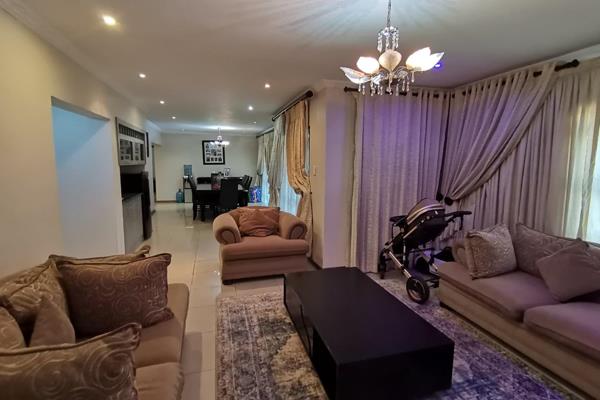 Stunning SE8 Home for Sale!

This beautiful property features four generous bedrooms, two of which have access to a lovely balcony. ...