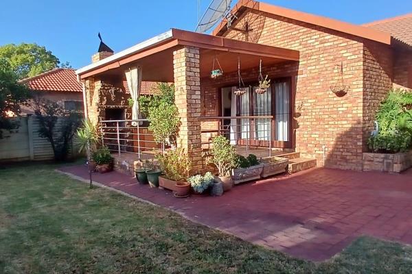 This modern three-bedroom, two-bathroom home offers a comfortable and stylish living space with an open-plan layout that seamlessly ...