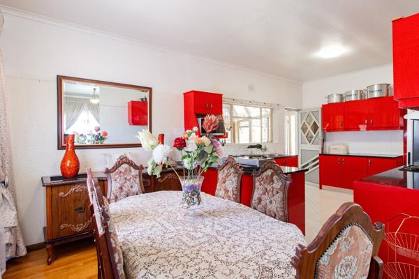 Spacious and well-maintained 4-bedroom family home with a separate granny flatlet for ...