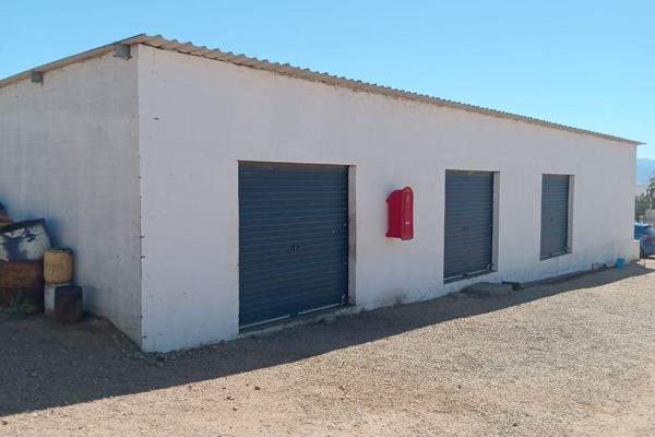 Storge Unit to rent in Industrial Park.  Water is included in the rent / pre-paid electricity

Rent:  R3780.00 per month
Deposit:  ...