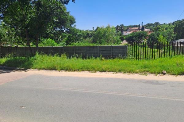 EXCLUSIVE MANDATE
**Discover Your Dream Oasis: Vacant Land for Sale in Country View, Midrand**

Unlock the potential of your future with this expansive 1036 square metre vacant land in the highly sought-after Country View area of Midrand. Imagine designing and building your ...