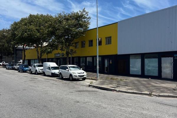 Warehouse To Let – Green Street, North End

Size: 3000sqm  
Rental: Price on ...