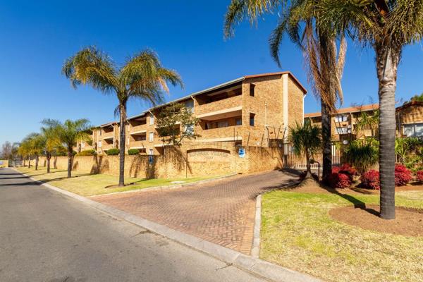 This charming two bedroom, one bathroom apartment is FOR SALE in Sundowner

Located ...