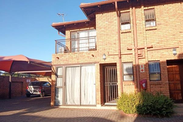 Nestled in a secure complex in Verwoerdpark, Alberton, this charming 2-bedroom duplex ...