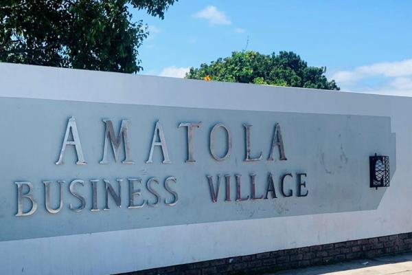 Two Commercial Properties (sold as one) for Sale in Amatola business Village.

Property 1:
Office/building: 246 m/2
3 Offices
1 Board ...